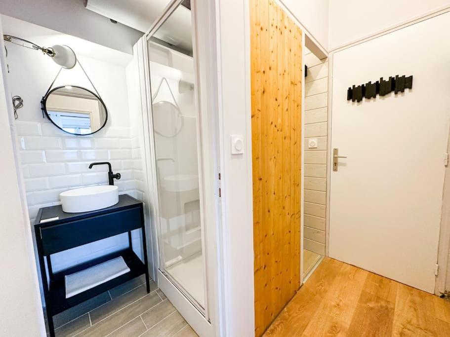 New Confort Et Elegance Face A La Gare Guingamp Exterior photo